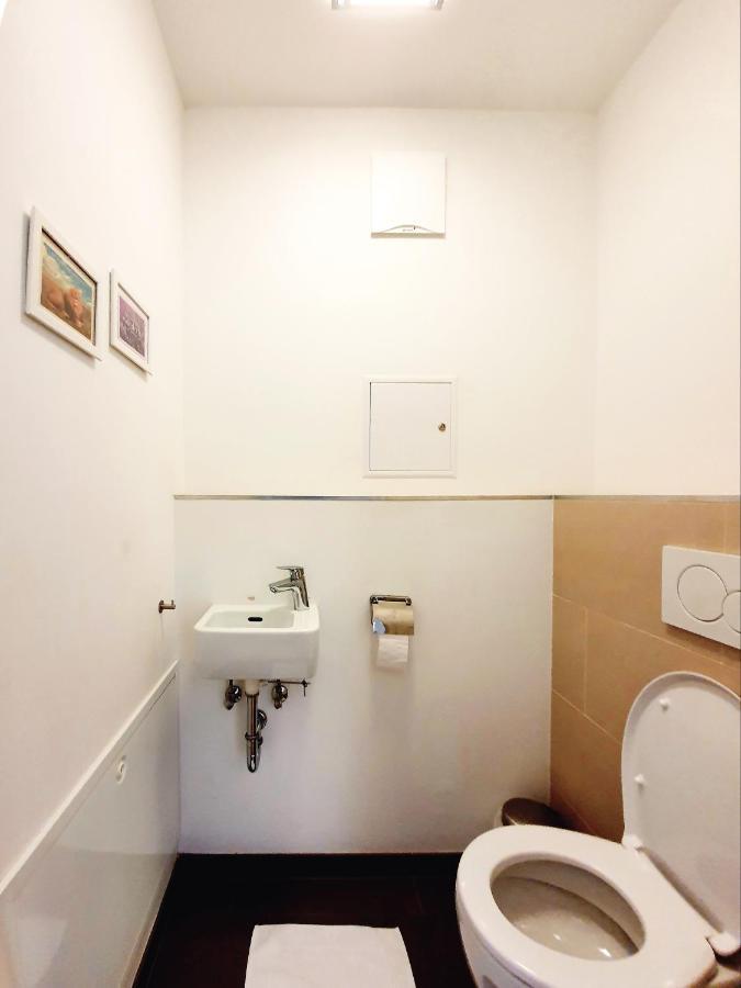 Near Lake Two Bedroom Fully Furnished Apartment Vienna Esterno foto