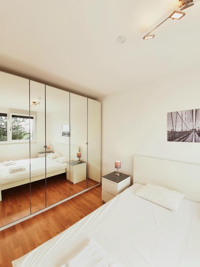 Near Lake Two Bedroom Fully Furnished Apartment Vienna Esterno foto