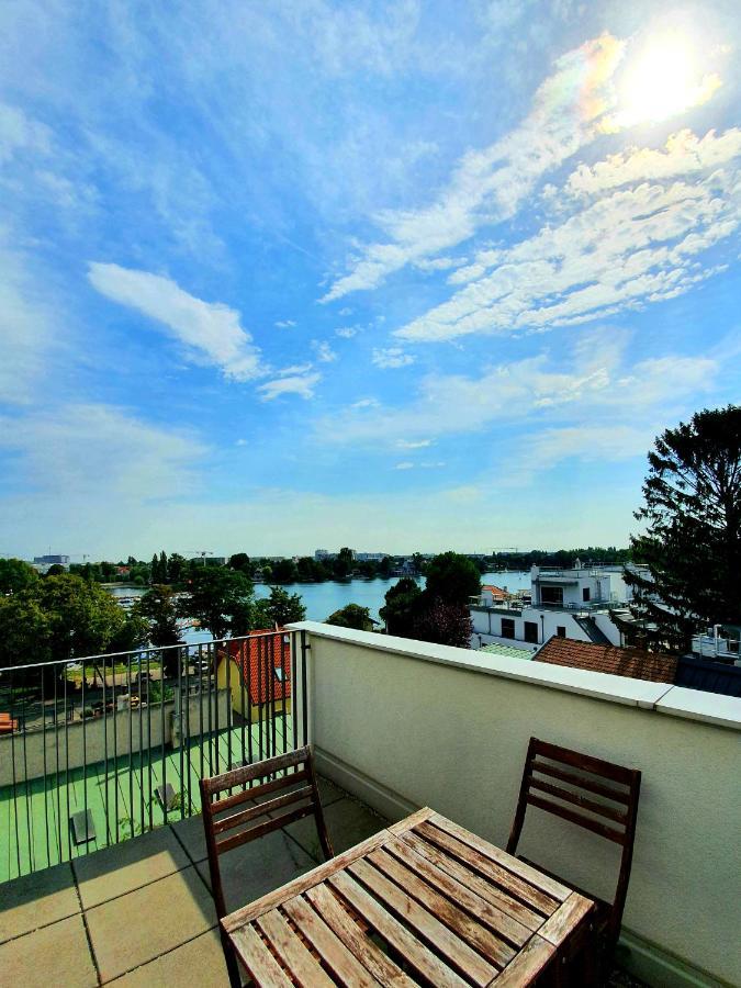 Near Lake Two Bedroom Fully Furnished Apartment Vienna Esterno foto